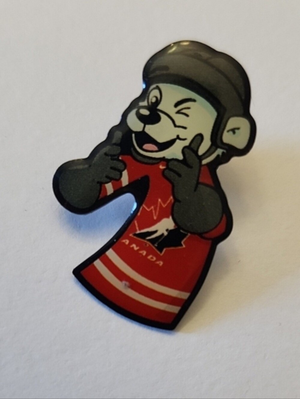 CANADA ICE HOCKEY FEDERATION OFFICIAL WOLF BEAR CUB PIN, Enamal, Team Canada